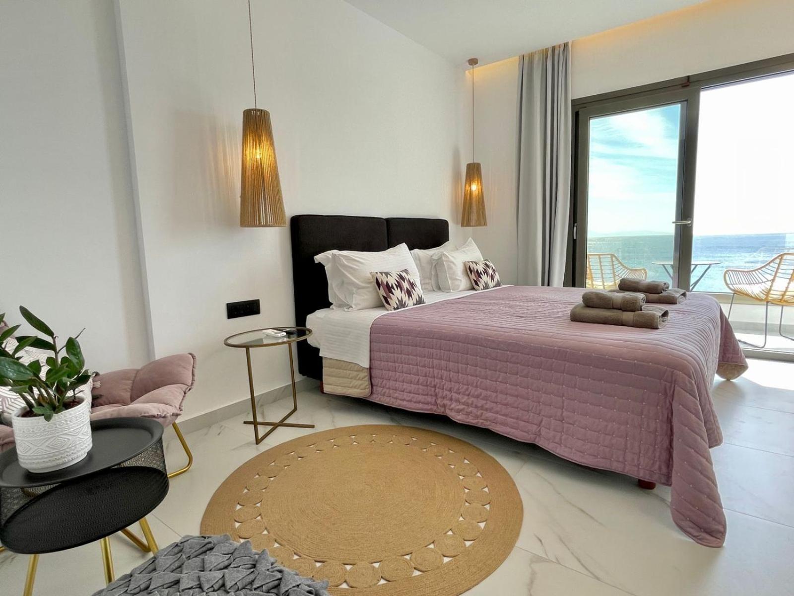 Sofi Mar - - The Place To Be * Plomari